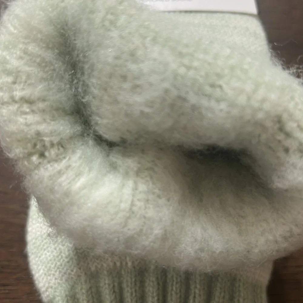 H by HALSTON Thermal Heat Full Terry Cushioned Socks